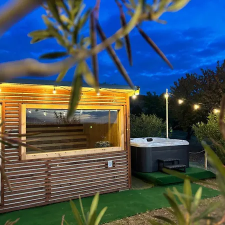 Bier-lak House 71 * Balatonlelle