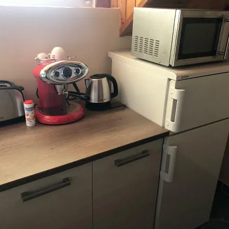 Bier-lak House 71 * Balatonlelle